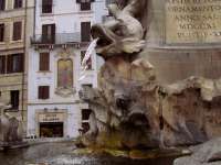 Brunnen vor dem Patheon